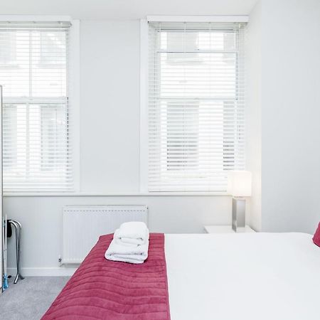 Roomspace Serviced Apartments - Sterling House Londra Exterior foto